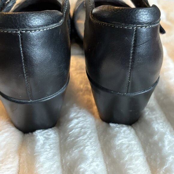 Clarks Women's Emily Daisy Black Leather Pumps Size 6.5 Heels Dressy - Picture 7 of 8